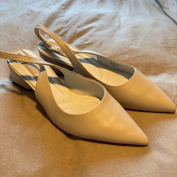 Franco Racer White Slingback Heels - Size 10 - Picture 6 of 7